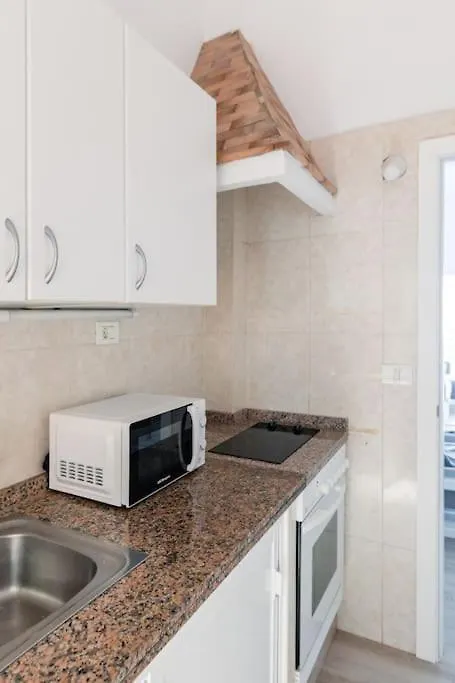 Coastal Vista: Retreat In Nature Bajamar  Apartmán